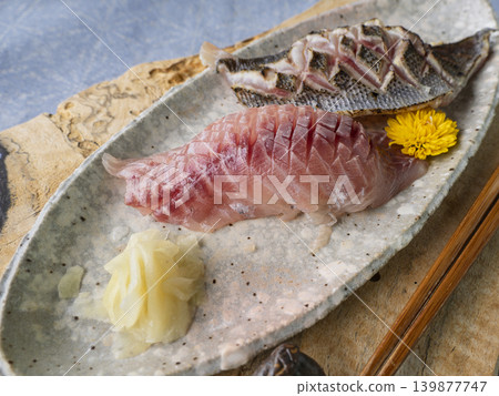 一口下去,盡享極緻美味。 一口下去,盡享極緻美味。 139877747