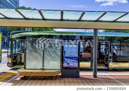 SRT stopped at Sakae bus stop in Nagoya City. SRT stopped at Sakae bus stop in Nagoya City. 139880884