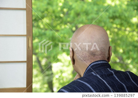 老人後腦勺皮膚病 139885297