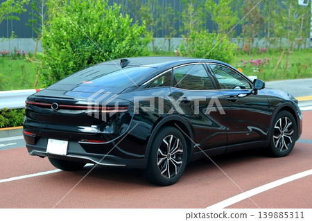 黑色國產轎車 黑色國產轎車 139885311