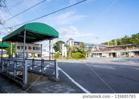 [Manazuru Station] The quiet station square in the early morning 139885765