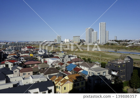 從玉川河堤上的二子新地對岸的二子玉川的景色。 139886357