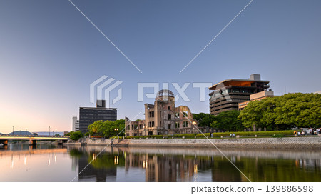 Evening view of the Motoyasu River flowing through Hiroshima Peace Memorial Park <May 2026> Evening view of the Motoyasu River flowing through Hiroshima Peace Memorial Park <May 2026> 139886598