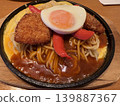 名古屋特色菜：炸物和煎蛋配炸麵條。 139887367