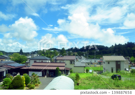 JR東日本東北本線從小哥田站到仙台站的沿途風景。 JR東日本東北本線從小哥田站到仙台站的沿途風景。 139887658