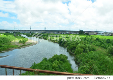 JR東日本東北本線從小哥田站到仙台站的沿途風景。 JR東日本東北本線從小哥田站到仙台站的沿途風景。 139888753