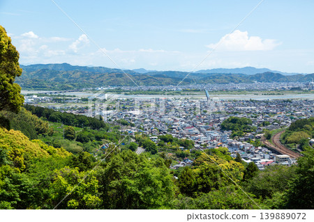 從靜岡縣島田市諏訪原城遺址眺望島田市。 從靜岡縣島田市諏訪原城遺址眺望島田市。 139889072