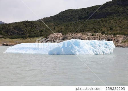 [Argentina] Perito Moreno Glacier from a boat 139889203
