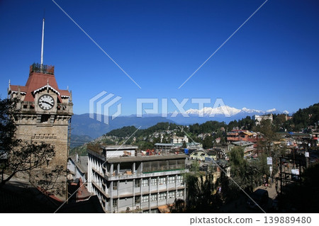The townscape of Darjeeling and Kanchenjunga The townscape of Darjeeling and Kanchenjunga 139889480