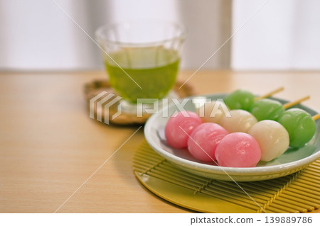 Delicious-looking three-colored dango Delicious-looking three-colored dango 139889786