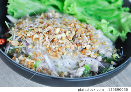 vermicelli and minced pork salad or spicy salad or noodles salad, Thai spicy salad ,mung bean noodles salad 139890066