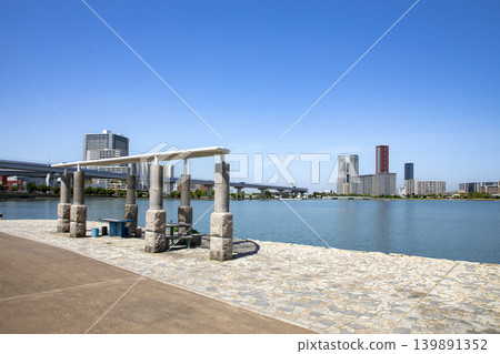 View of Fukuoka Island City from the Kashii Coast Promenade in Higashi Ward, Fukuoka City, Fukuoka Prefecture. 139891352