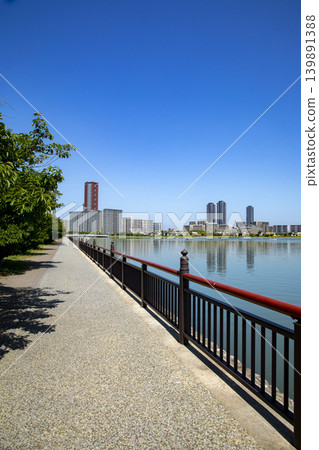 從福岡市東區樫井濱北公園眺望福岡島市 從福岡市東區樫井濱北公園眺望福岡島市 139891388