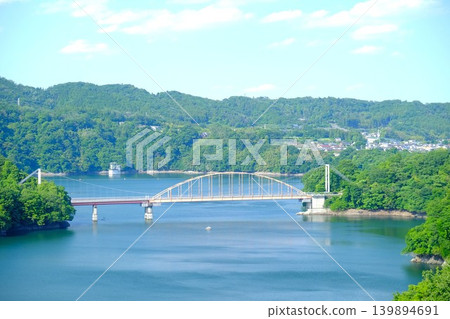 [Kanagawa Prefecture] Lake Tsukui, surrounded by greenery and filled with water. 139894691