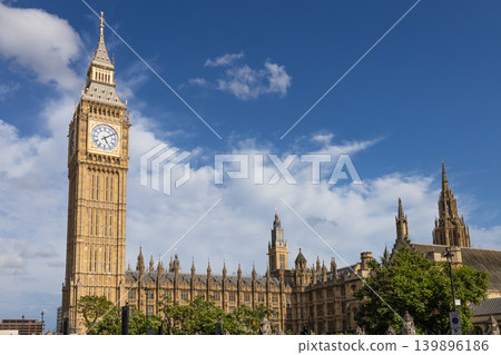 Big Ben and the Palace of Westminster in London 139896186