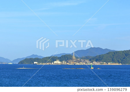 瀨戶內海中漂浮著一座活著的戰艦島 瀨戶內海中漂浮著一座活著的戰艦島 139896279