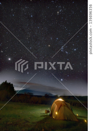 Fumotoppara: Mount Fuji, starry sky, and camping (vertical view) Fumotoppara: Mount Fuji, starry sky, and camping (vertical view) 139896356