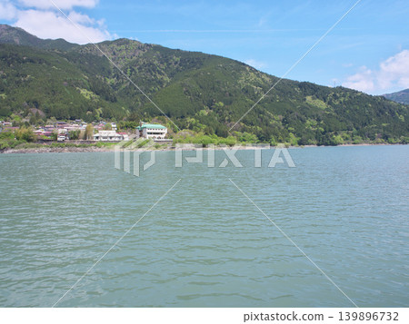 Igawa Dam, Igawa Lake, Oi River, a sunny day in April Igawa Dam, Igawa Lake, Oi River, a sunny day in April 139896732