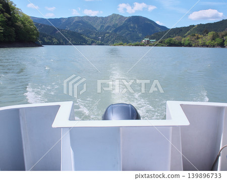 Igawa Dam, Igawa Lake, Oi River, sunny day in April, boat cruise Igawa Dam, Igawa Lake, Oi River, sunny day in April, boat cruise 139896733