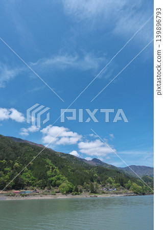 Igawa Dam, Igawa Lake, Oi River, sightseeing boat cruise, contrails, sunny day in April Igawa Dam, Igawa Lake, Oi River, sightseeing boat cruise, contrails, sunny day in April 139896793