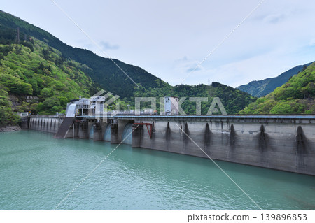 Igawa Dam, Igawa Lake, Oi River, a sunny day in April Igawa Dam, Igawa Lake, Oi River, a sunny day in April 139896853