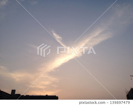 Crane-like cloud 139897479