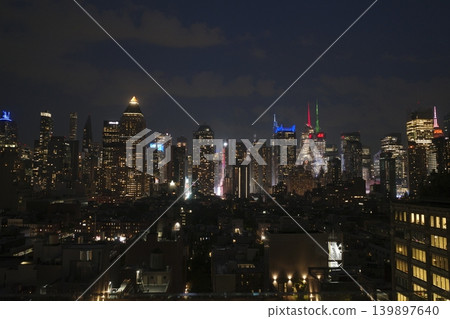 Skyline of Manhattan, New York City Skyline of Manhattan, New York City 139897640