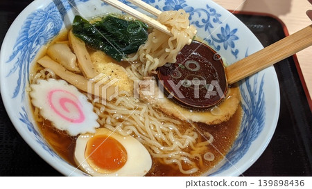 醬油拉麵 139898436