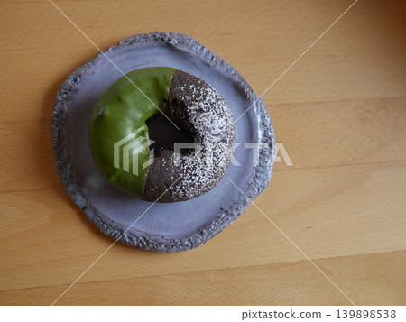 抹茶巧克力甜甜圈 抹茶巧克力甜甜圈 139898538