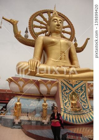 Monument in a temple in Koh Samui, Thailand 139899420