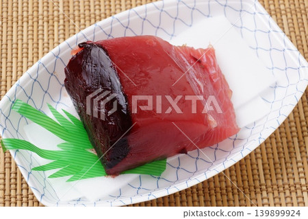 新鮮黃鰭鮪魚,適合做成刺身 新鮮黃鰭鮪魚,適合做成刺身 139899924