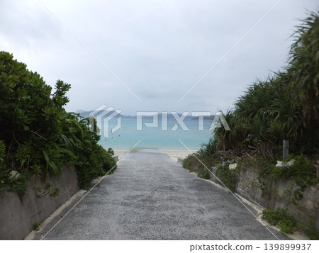 The path to the beach on Tokashiki Island The path to the beach on Tokashiki Island 139899937
