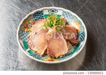鹽漬柚子醋烤黃尾魚:一道清爽又富有創意的日式黃尾魚料理。 鹽漬柚子醋烤黃尾魚:一道清爽又富有創意的日式黃尾魚料理。 139900021