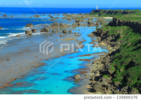 【沖繩縣】東邊那崎岬(宮古島)晴空萬裡 【沖繩縣】東邊那崎岬(宮古島)晴空萬裡 139900376