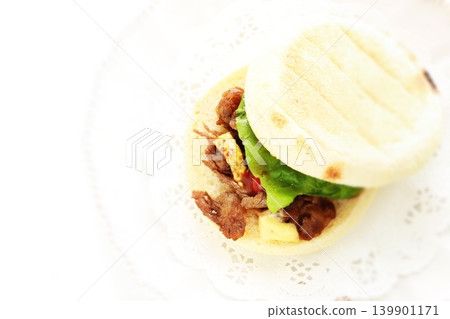 烤肉英式鬆餅三明治 烤肉英式鬆餅三明治 139901171