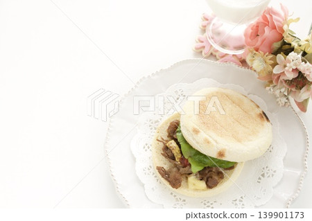 烤肉英式鬆餅三明治 烤肉英式鬆餅三明治 139901173