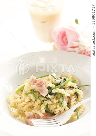 菠菜培根螺旋面 菠菜培根螺旋面 139901717
