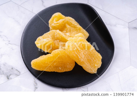 Dry Apple 139901774