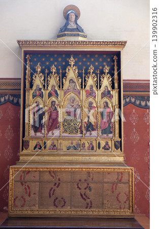 Virgin Mary with baby Jesus and saints, altar in San Petronio Basilica in Bologna, Italy Virgin Mary with baby Jesus and saints, altar in San Petronio Basilica in Bologna, Italy 139902316