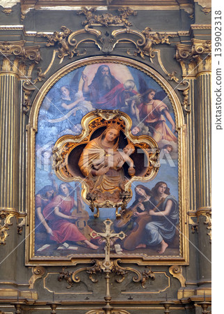 Virgin Mary with baby Jesus, altar in San Petronio Basilica in Bologna, Italy Virgin Mary with baby Jesus, altar in San Petronio Basilica in Bologna, Italy 139902318