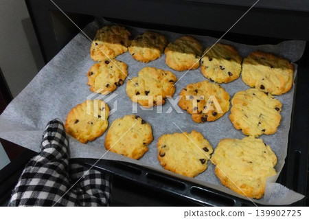 Hand made cookie 139902725