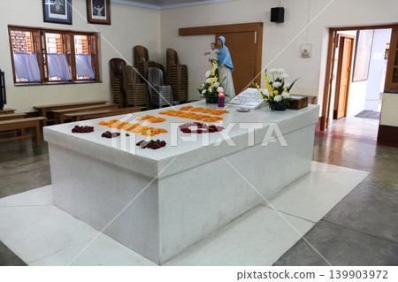 Tomb of Mother Teresa, decorated with fresh flowers in Kolkata, West Bengal, India Tomb of Mother Teresa, decorated with fresh flowers in Kolkata, West Bengal, India 139903972