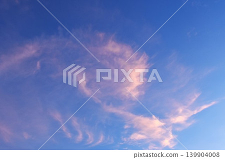 white cloud spreading on twilight sunset blue sky in evening white cloud spreading on twilight sunset blue sky in evening 139904008