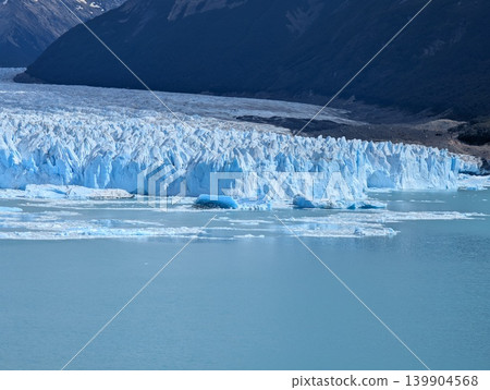 Natural ice formations on Perito Moreno Glacier in Patagonia 139904568