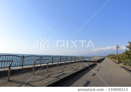 Senbonhama Beach, Numazu City, Shizuoka Prefecture Senbonhama Beach, Numazu City, Shizuoka Prefecture 139906513