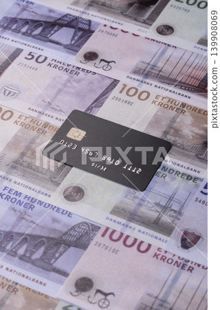 A credit card for contactless cashless payments via a terminal or online. A credit card 139908069