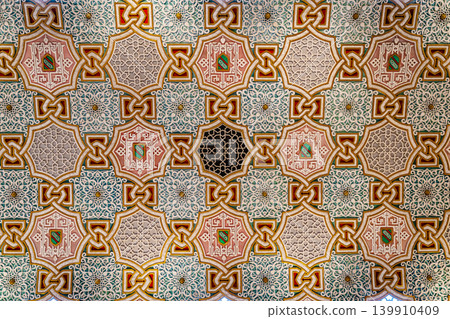 Arab Room interior in Palacio da Bolsa Porto with ornate ceiling and wooden floor Arab Room interior in Palacio da Bolsa Porto with ornate ceiling and wooden floor 139910409