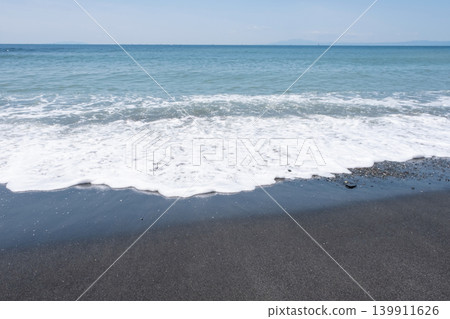 Waves to beat on the sandy beach Waves to beat on the sandy beach 139911626