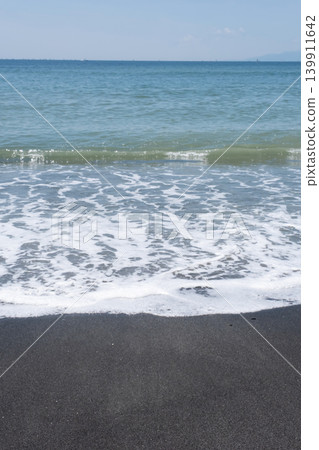 浪潮在沙灘上擊敗 浪潮在沙灘上擊敗 139911642