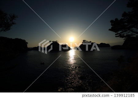 在海上日落 在海上日落 139912185